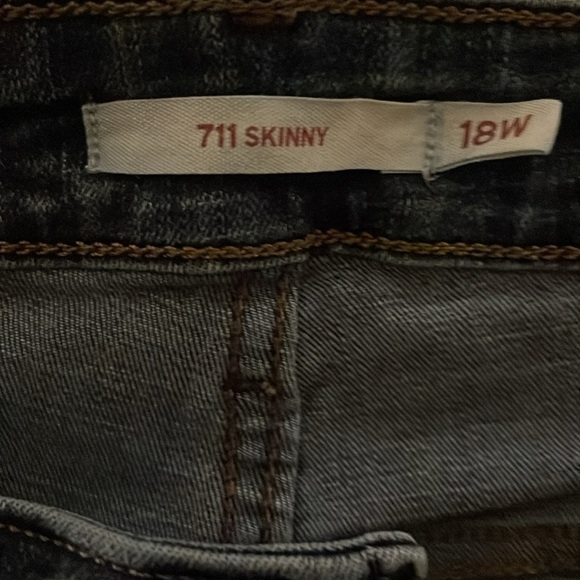Levi’s 711 skinny jeans​ - Picture 3 of 3